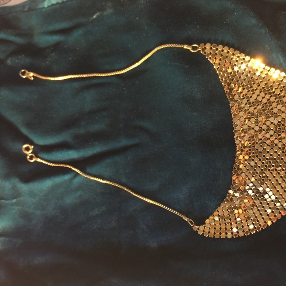 Mesh triangular Scarf design necklace - Picture 3 of 3